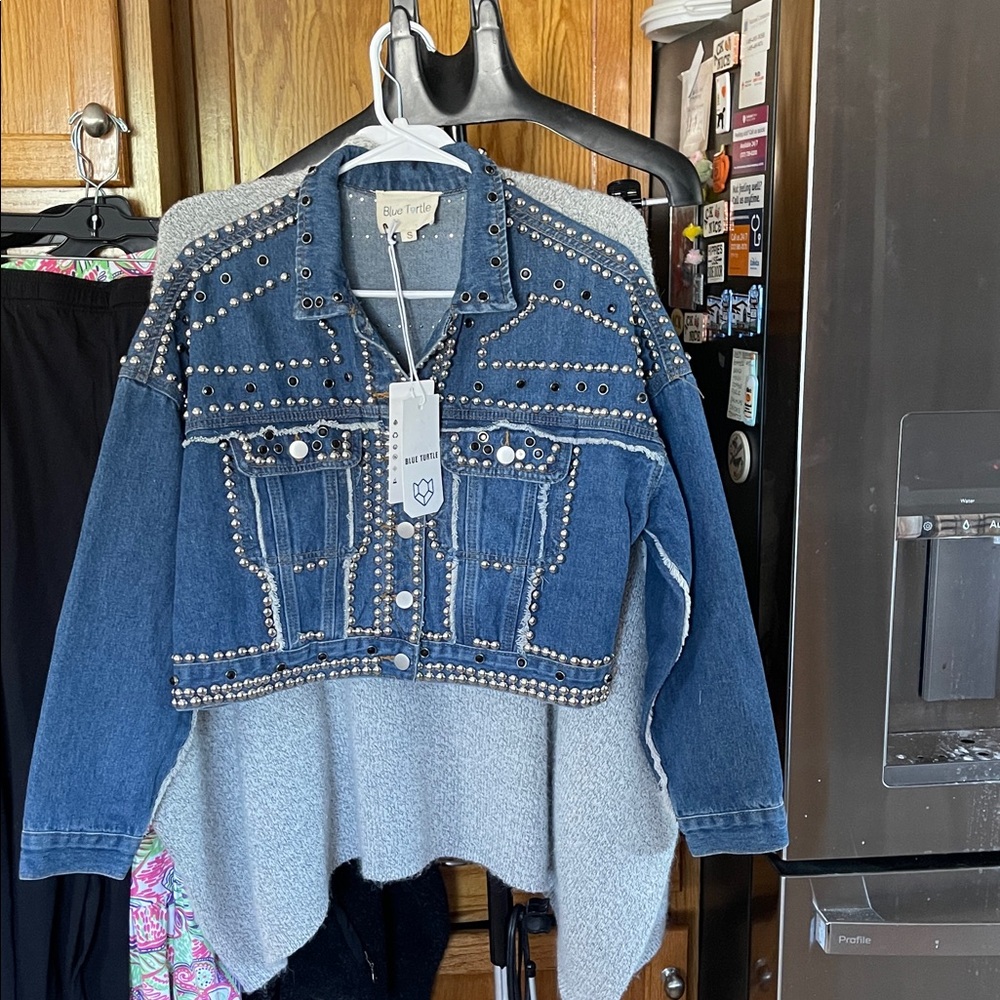 Blue Turtle Women’s Small Blue Cropped Beaded Frayed Denim Jacket